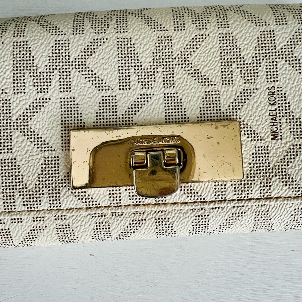 Michael Kors Callie Carryall monogrammed coated canvas handbag in vanilla Wallet - Picture 2 of 6